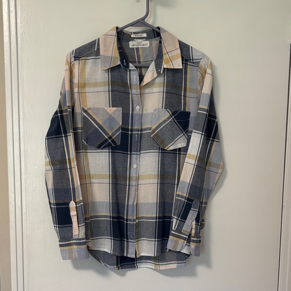 Universal Thread Plaid Button-Down Shirt in Navy, Gray & Beige